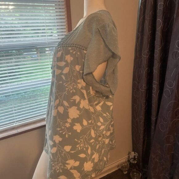 Daniel Rainn Green White Floral tie front cap sleeves blouse, size XXL - Picture 2 of 5